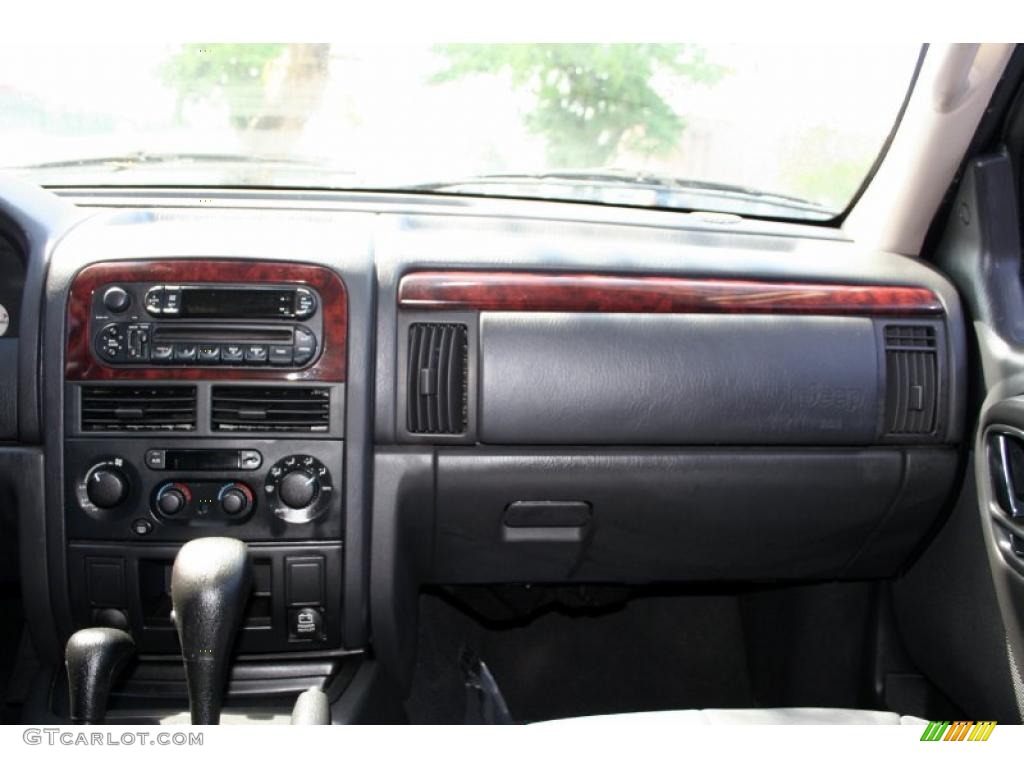 2004 Grand Cherokee Limited 4x4 - Brillant Black Crystal Pearl / Dark Slate Gray photo #54