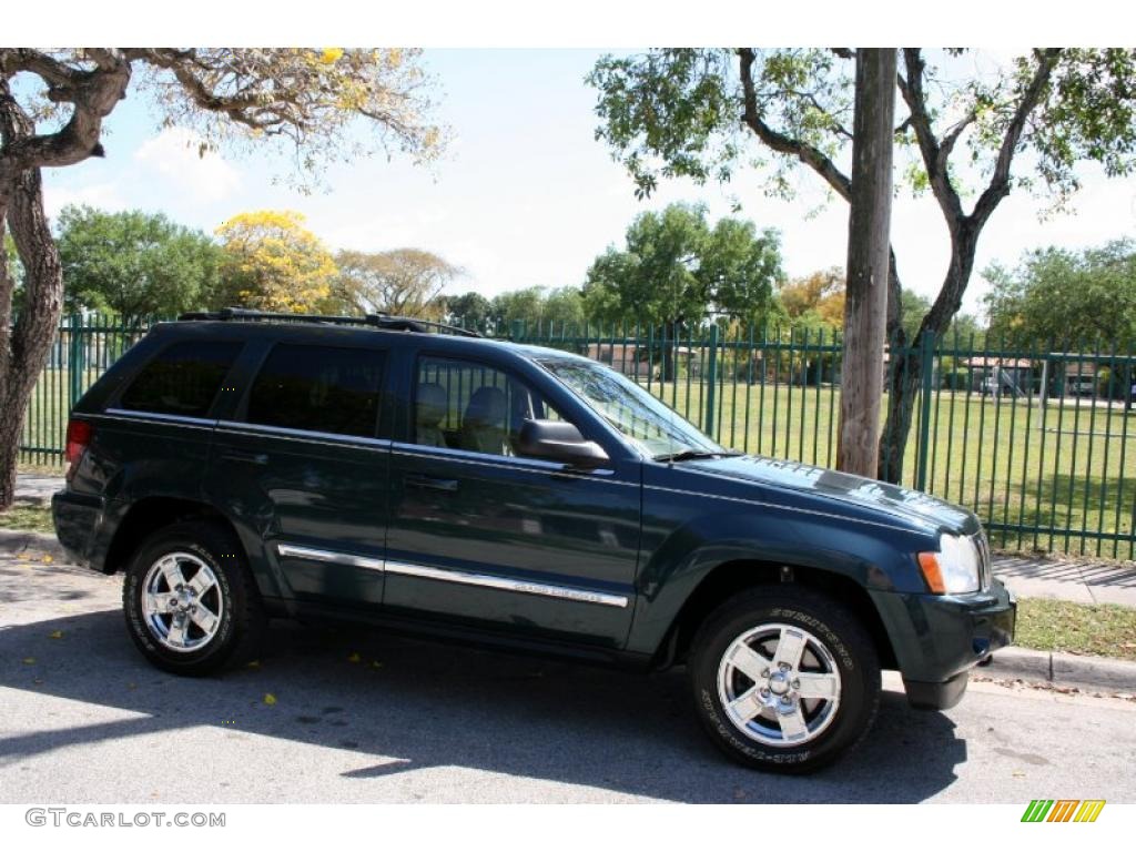 2005 Grand Cherokee Limited 4x4 - Deep Beryl Green Pearl / Dark Khaki/Light Graystone photo #11