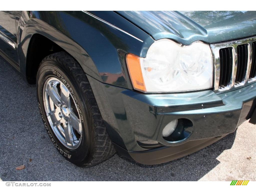 2005 Grand Cherokee Limited 4x4 - Deep Beryl Green Pearl / Dark Khaki/Light Graystone photo #17