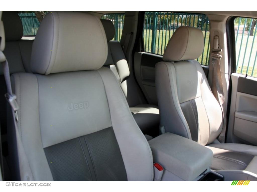 2005 Grand Cherokee Limited 4x4 - Deep Beryl Green Pearl / Dark Khaki/Light Graystone photo #40