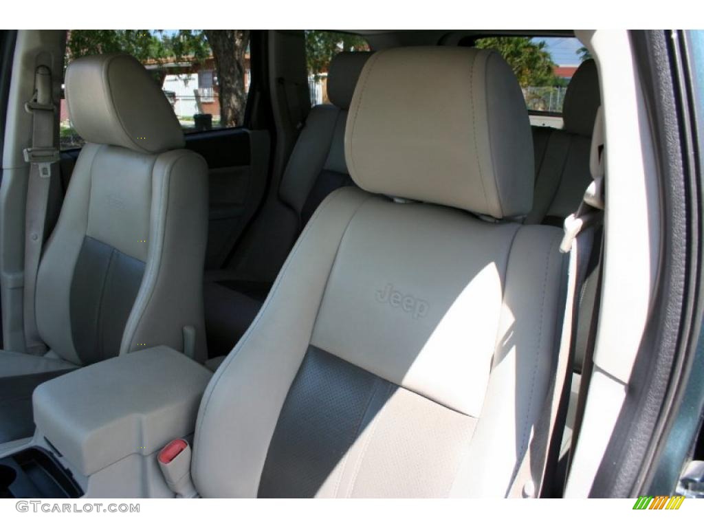 2005 Grand Cherokee Limited 4x4 - Deep Beryl Green Pearl / Dark Khaki/Light Graystone photo #41