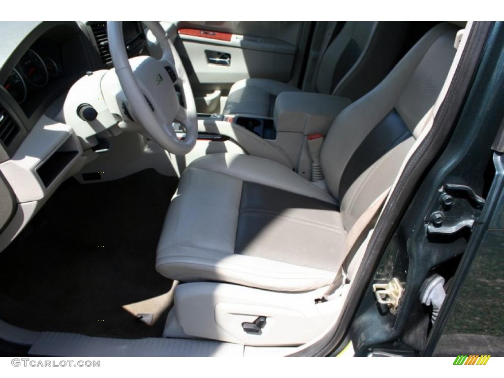 2005 Grand Cherokee Limited 4x4 - Deep Beryl Green Pearl / Dark Khaki/Light Graystone photo #42