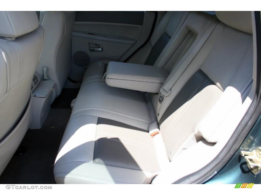 2005 Grand Cherokee Limited 4x4 - Deep Beryl Green Pearl / Dark Khaki/Light Graystone photo #48