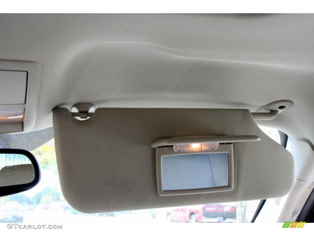 2005 Grand Cherokee Limited 4x4 - Deep Beryl Green Pearl / Dark Khaki/Light Graystone photo #61