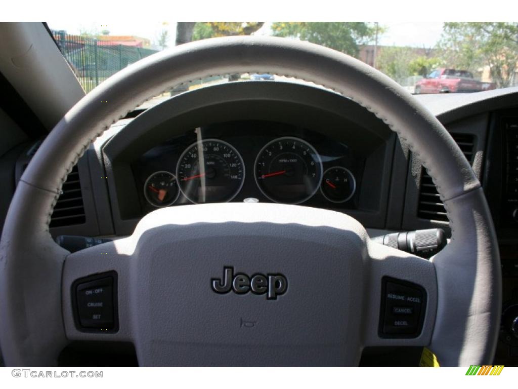 2005 Grand Cherokee Limited 4x4 - Deep Beryl Green Pearl / Dark Khaki/Light Graystone photo #71
