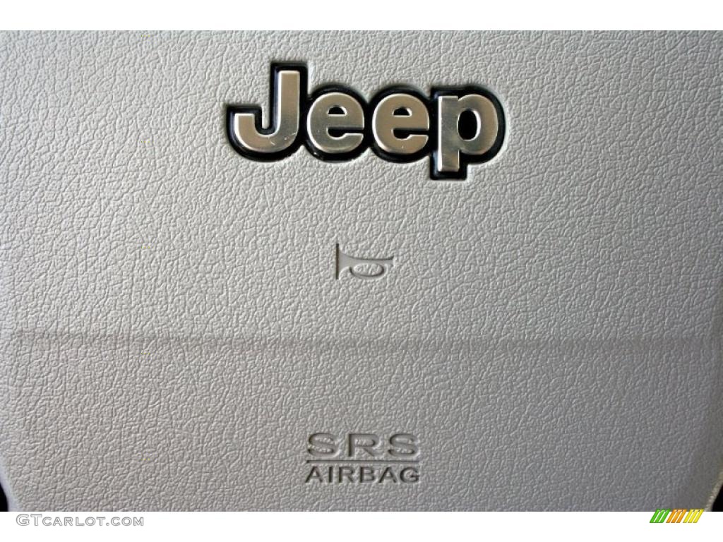 2005 Grand Cherokee Limited 4x4 - Deep Beryl Green Pearl / Dark Khaki/Light Graystone photo #75