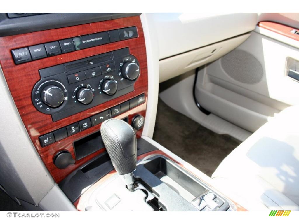 2005 Grand Cherokee Limited 4x4 - Deep Beryl Green Pearl / Dark Khaki/Light Graystone photo #83