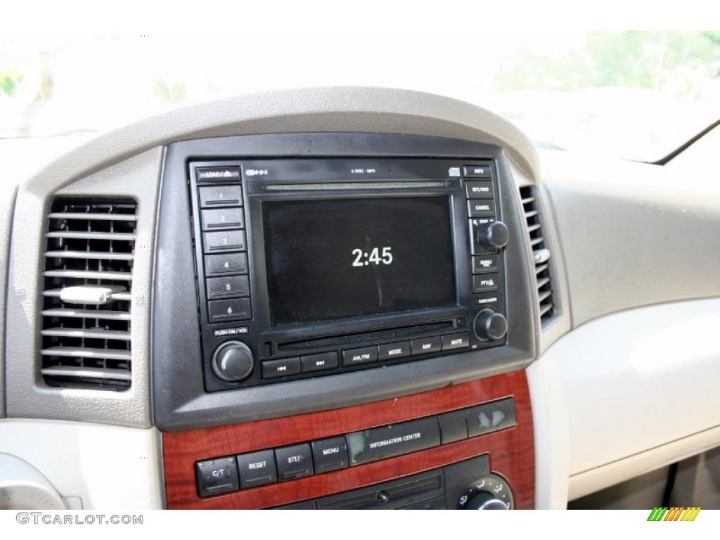 2005 Grand Cherokee Limited 4x4 - Deep Beryl Green Pearl / Dark Khaki/Light Graystone photo #84