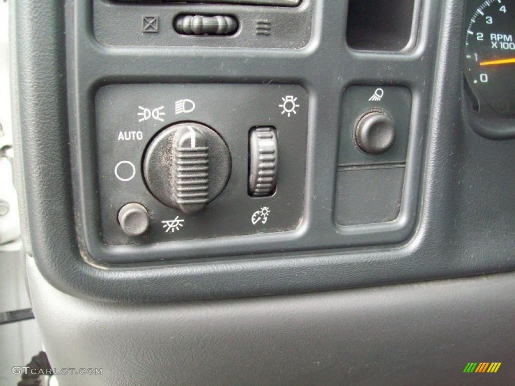 2006 Chevrolet Silverado 2500HD Work Truck Regular Cab Controls Photo #46794873
