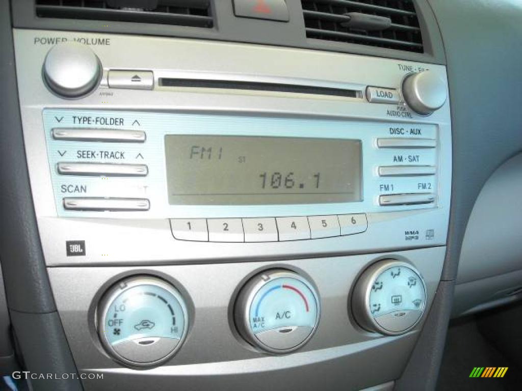 2009 Camry LE - Classic Silver Metallic / Bisque photo #11