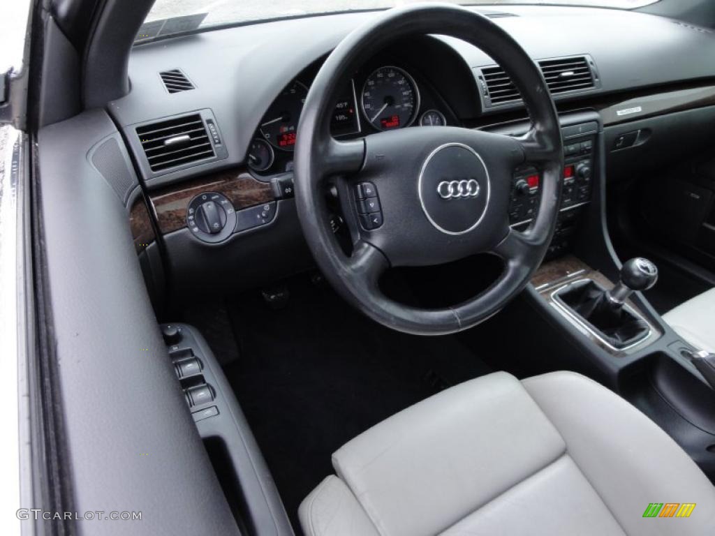 2004 Audi S4 4.2 quattro Sedan Silver Steering Wheel Photo #46806342