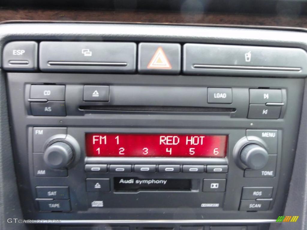 2004 Audi S4 4.2 quattro Sedan Controls Photo #46806804