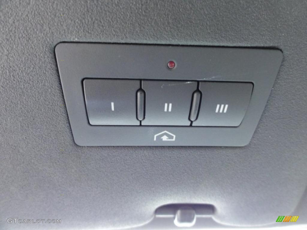 2004 Audi S4 4.2 quattro Sedan Controls Photo #46806861