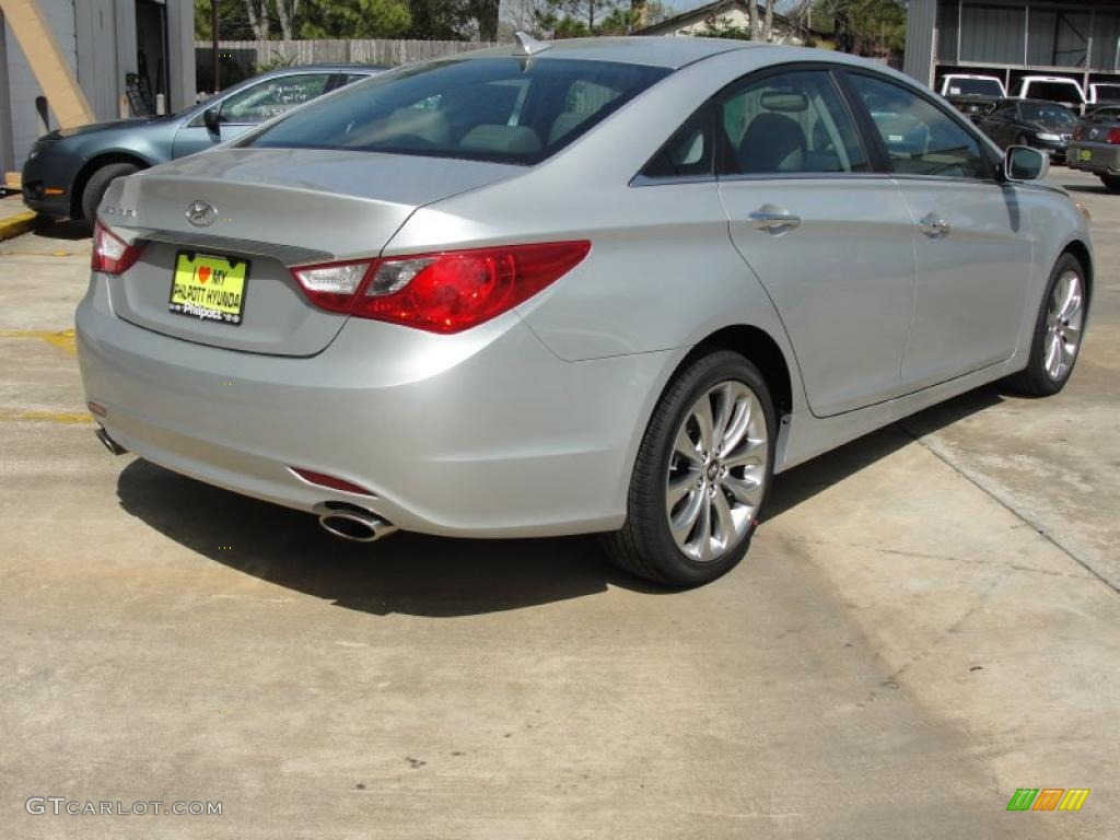 2011 Sonata SE - Radiant Silver / Gray photo #3