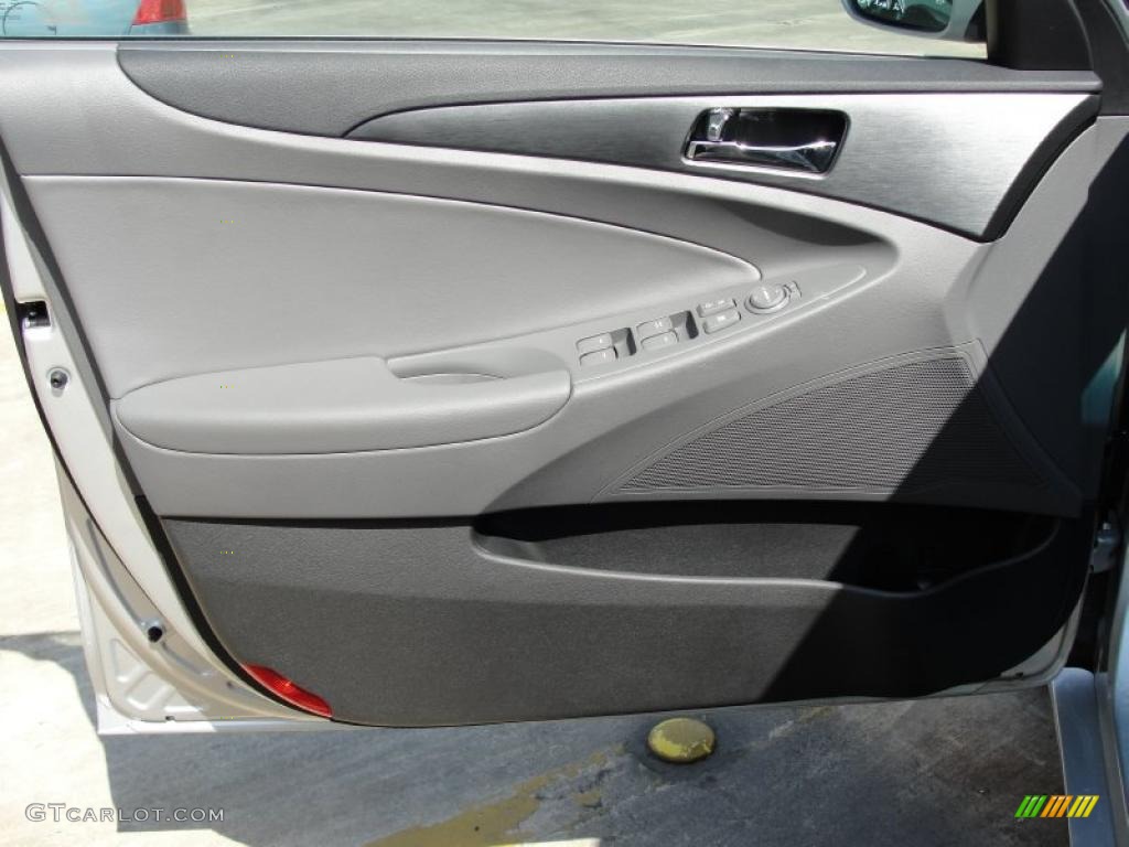 2011 Sonata SE - Radiant Silver / Gray photo #22