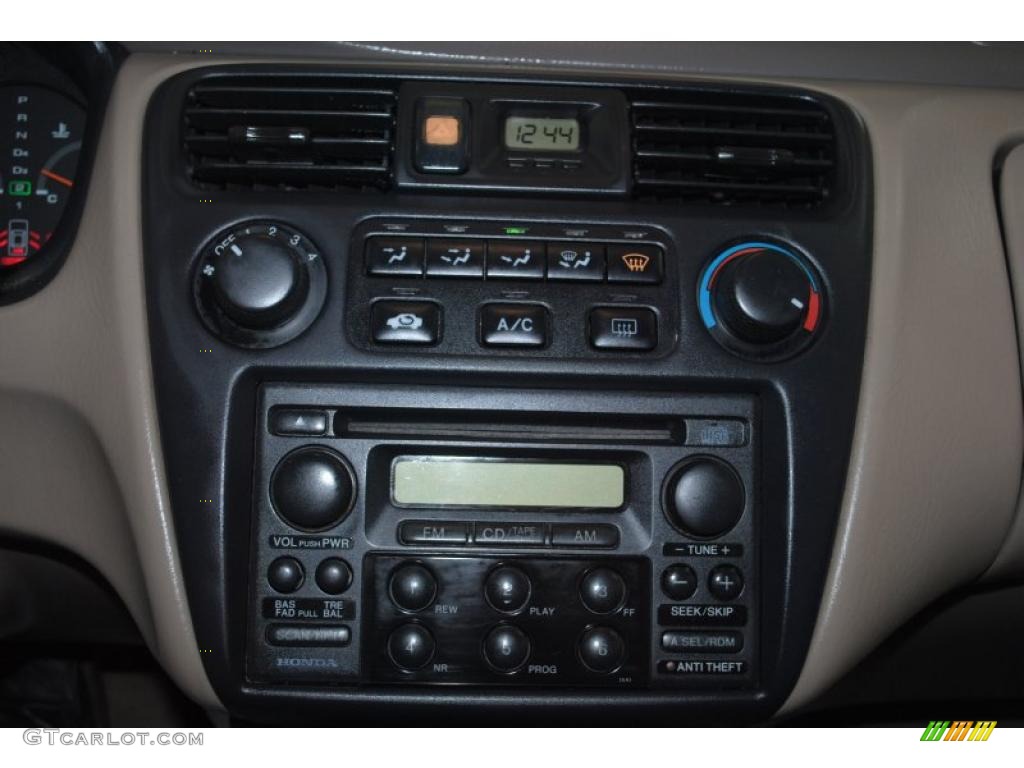 1999 Honda Accord EX Sedan Controls Photo #46812291