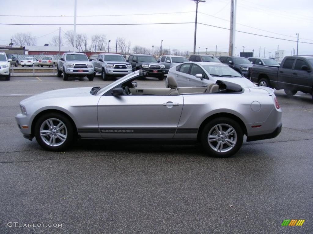 2010 Mustang V6 Premium Convertible - Brilliant Silver Metallic / Stone photo #7