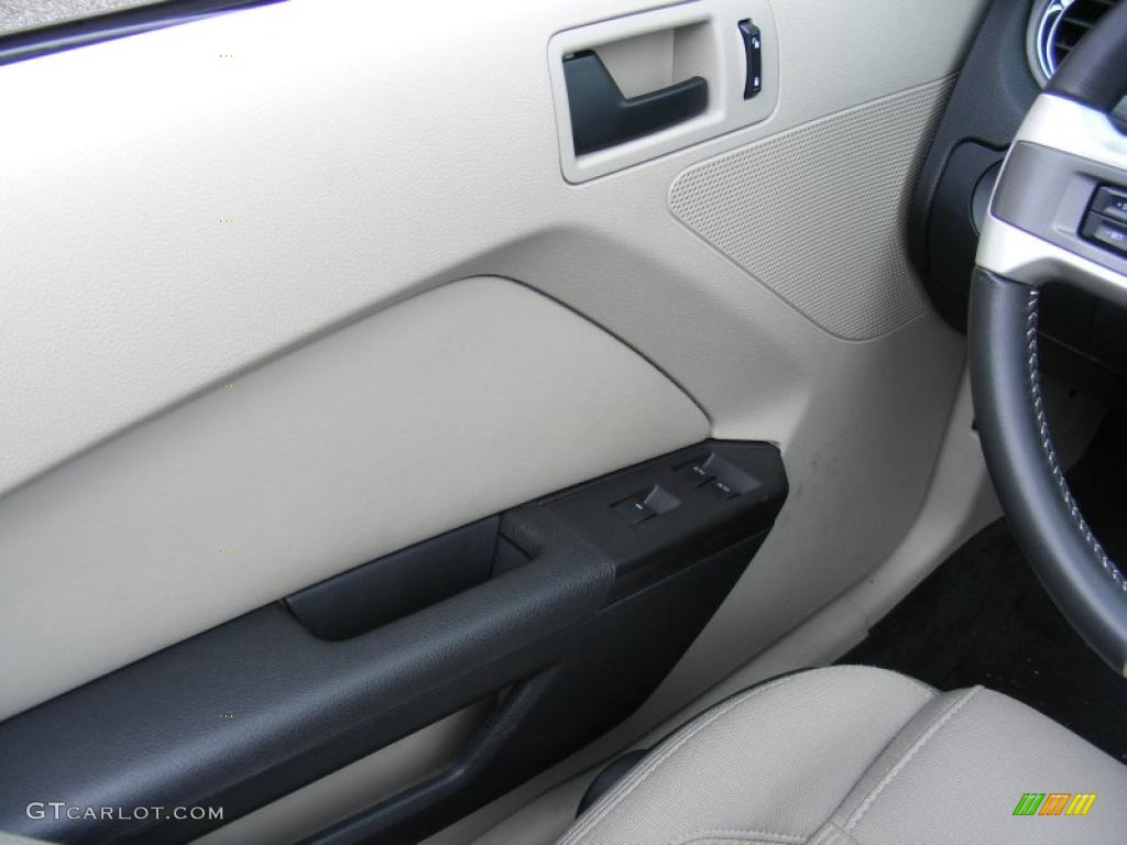 2010 Mustang V6 Premium Convertible - Brilliant Silver Metallic / Stone photo #24