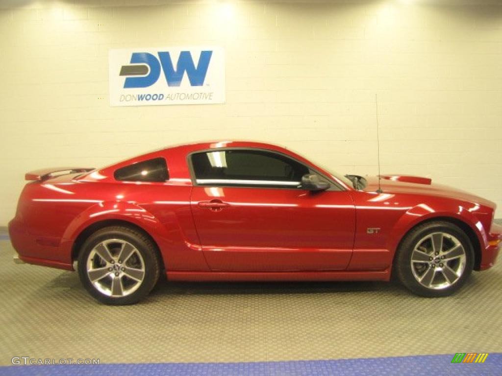 2008 Mustang GT Premium Coupe - Dark Candy Apple Red / Black/Red photo #6