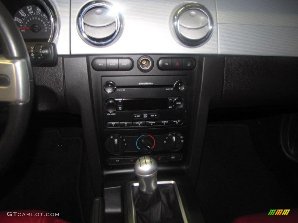 2008 Ford Mustang GT Premium Coupe Controls Photo #46813704