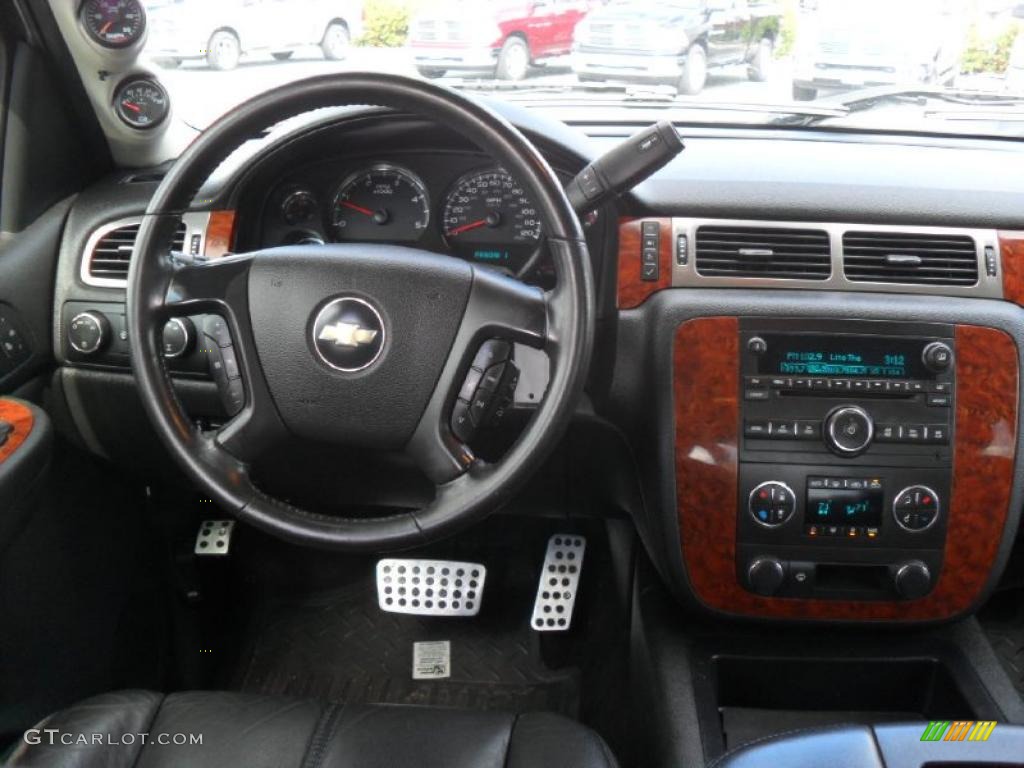 2007 Chevrolet Silverado 3500HD LTZ Crew Cab 4x4 Dually Ebony Dashboard Photo #46814103