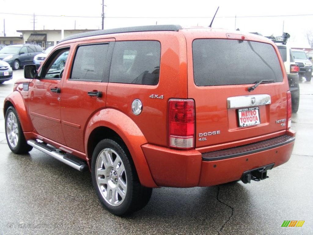 2009 Nitro R/T 4x4 - Sunburst Orange Pearl / Dark Slate Gray/Orange photo #5