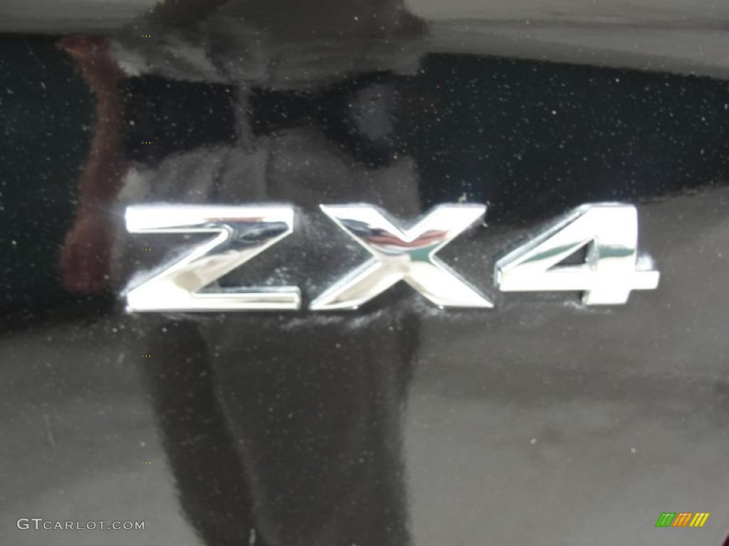 2005 Focus ZX4 S Sedan - Pitch Black / Dark Flint/Light Flint photo #17