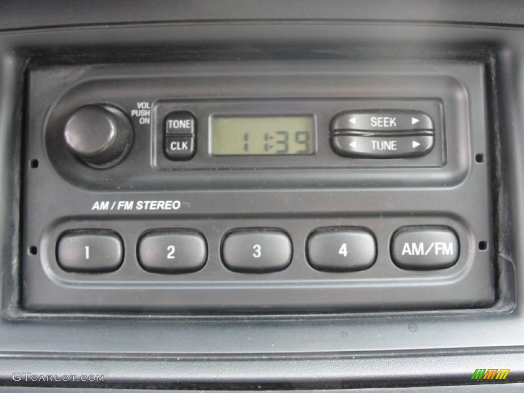 2007 Ford Crown Victoria Police Interceptor Controls Photo #46817664