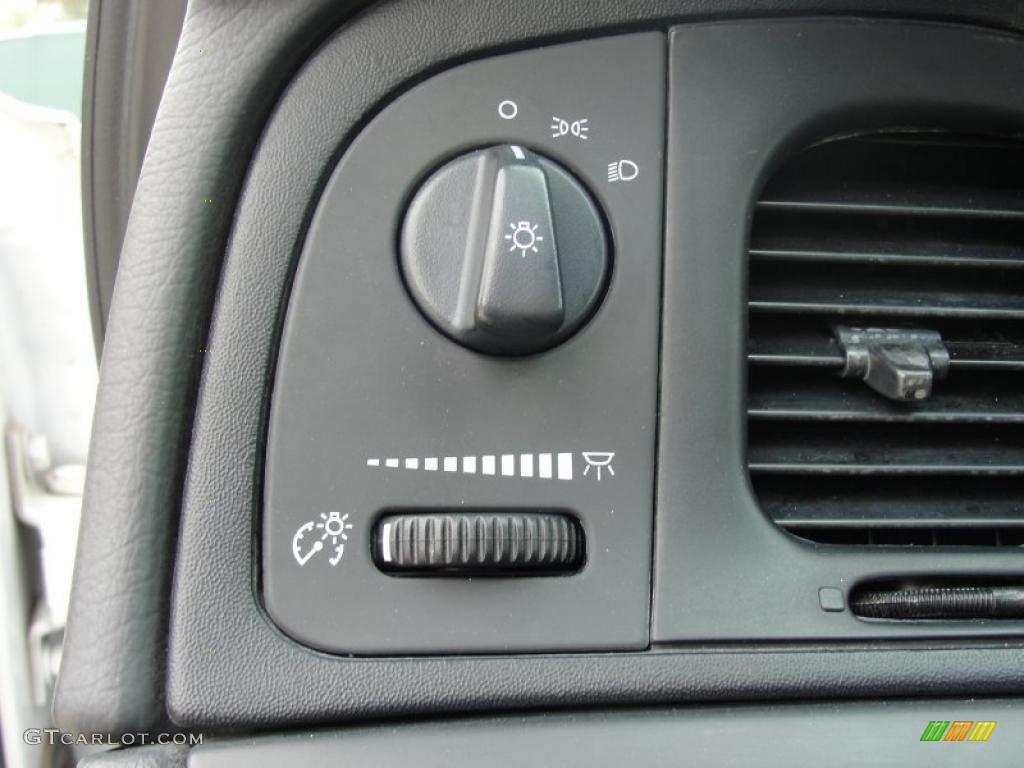 2007 Ford Crown Victoria Police Interceptor Controls Photo #46817769