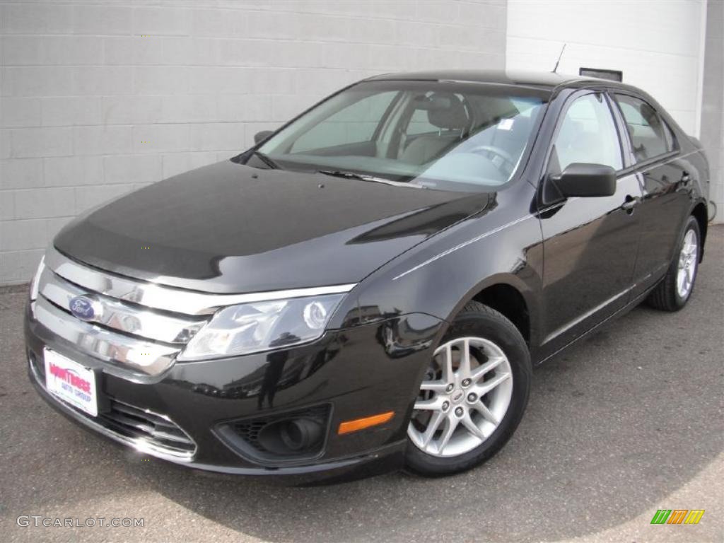 2010 Fusion S - Tuxedo Black Metallic / Medium Light Stone photo #1