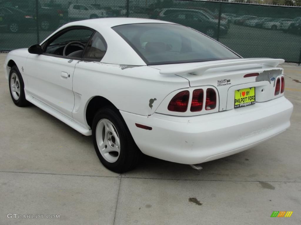1996 Mustang V6 Coupe - Crystal White / Medium Graphite photo #5