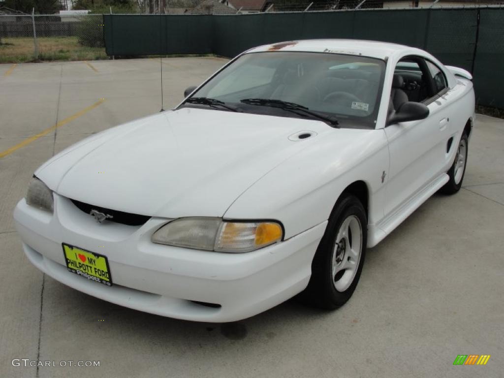 1996 Mustang V6 Coupe - Crystal White / Medium Graphite photo #7