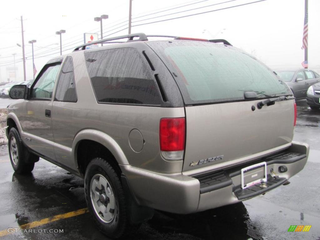 2004 Blazer LS 4x4 - Light Pewter Metallic / Graphite Gray photo #14