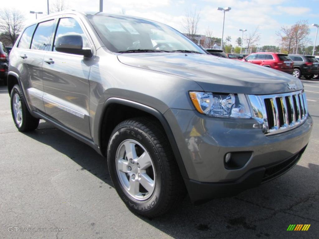 2011 Grand Cherokee Laredo 4x4 - Mineral Gray Metallic / Black photo #4
