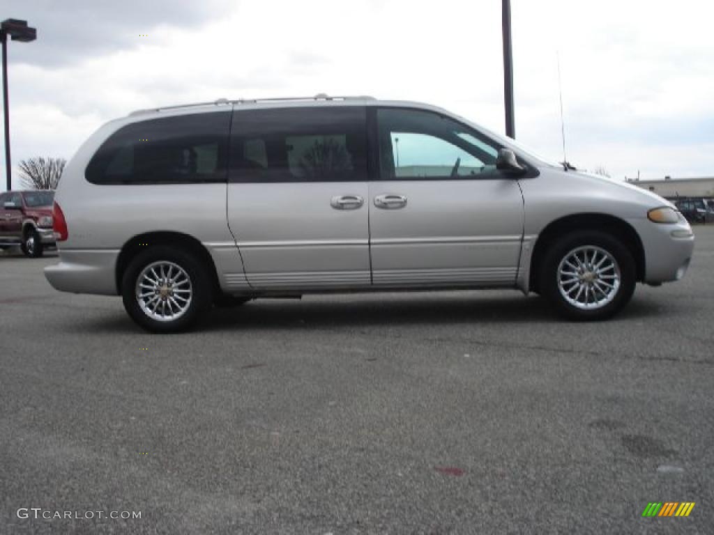 Bright Silver Metallic 2000 Chrysler Town & Country Limited Exterior Photo #46825752