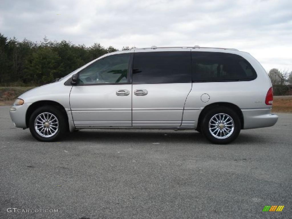 Bright Silver Metallic 2000 Chrysler Town & Country Limited Exterior Photo #46825818