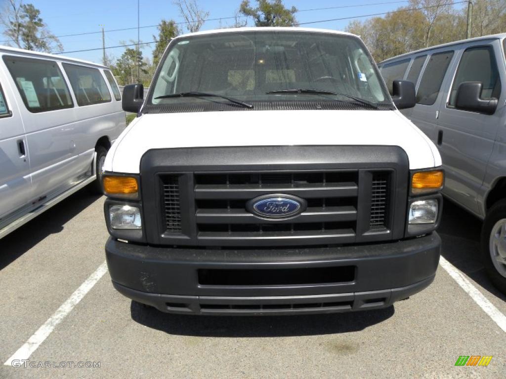 Oxford White 2011 Ford E Series Van E150 XL Cargo Exterior Photo #46827489