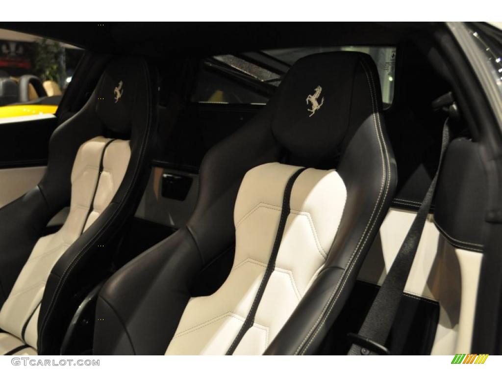Black/White Interior 2010 Ferrari 458 Italia Photo #46829934