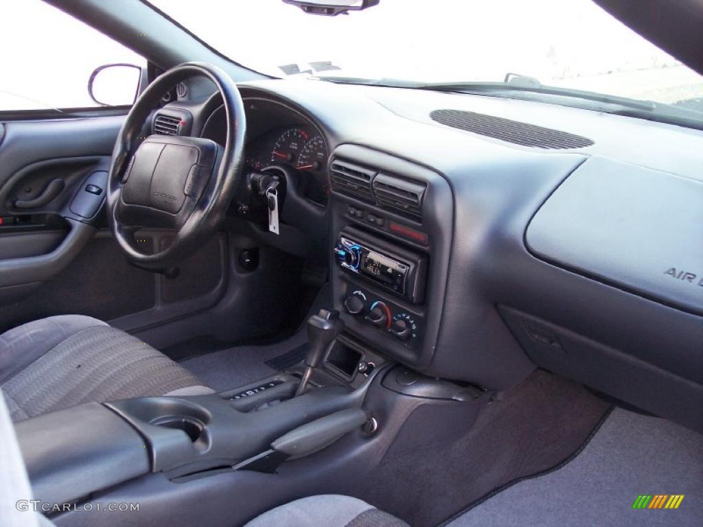 1998 Chevrolet Camaro Coupe Dark Grey Dashboard Photo #46830348