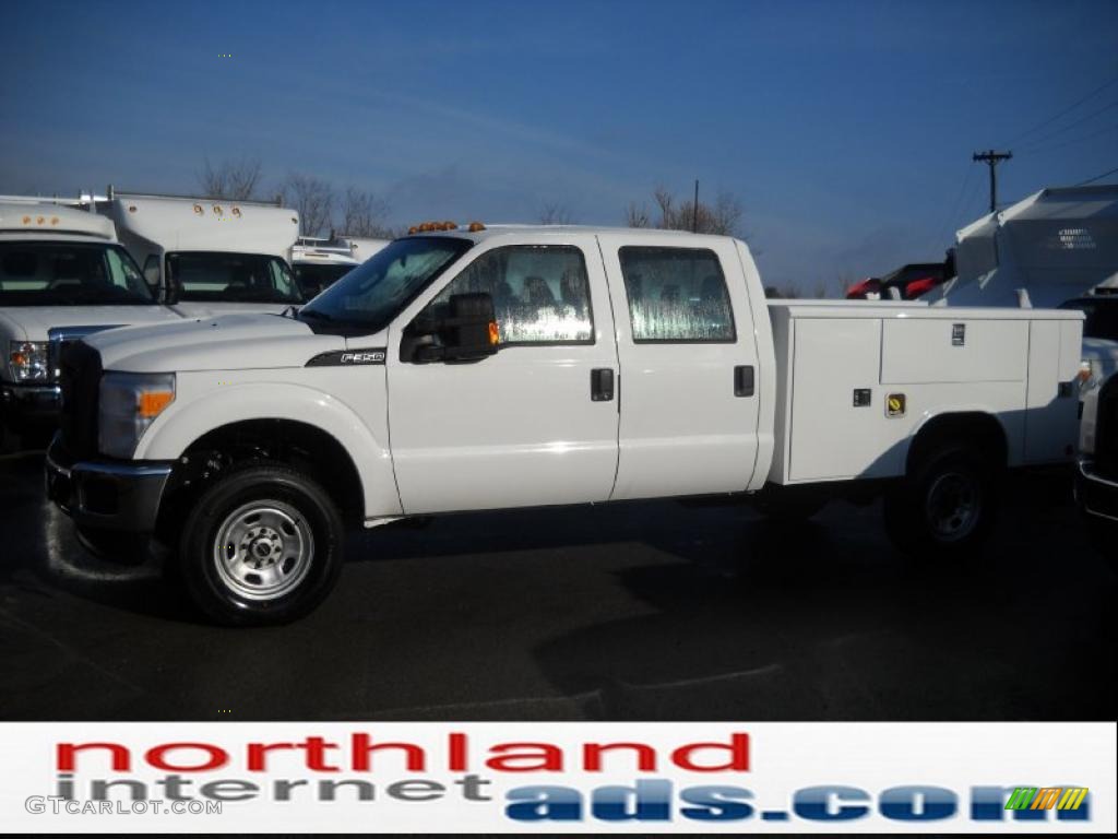 2011 F350 Super Duty XL Crew Cab 4x4 Chassis Commercial - Oxford White / Steel photo #1