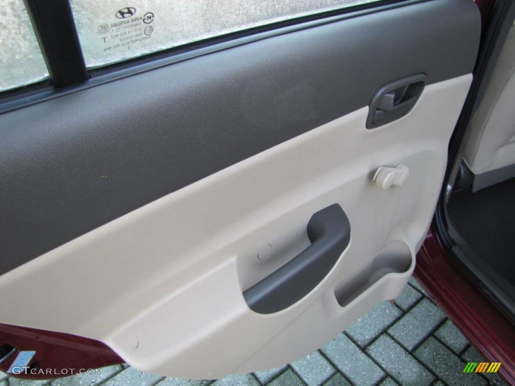 2009 Accent GLS 4 Door - Wine Red / Beige photo #13