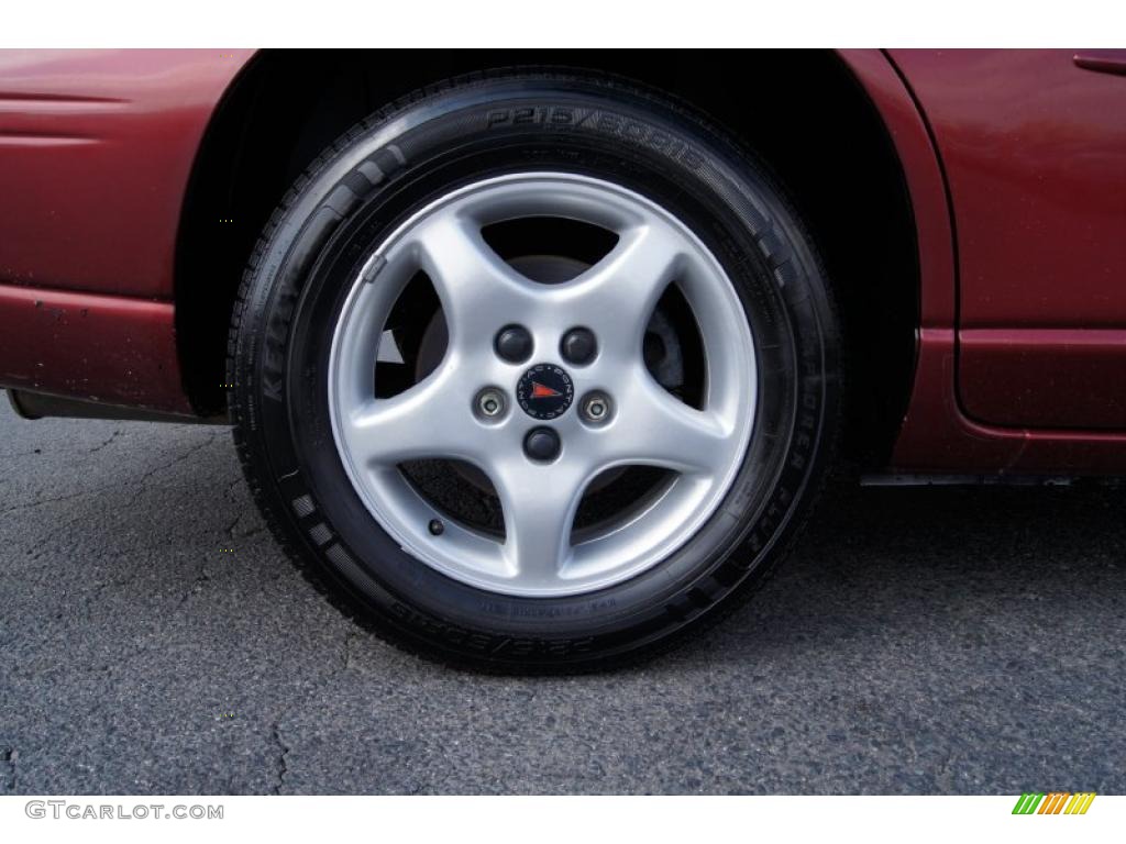 2002 Pontiac Grand Prix SE Sedan Wheel Photo #46832595
