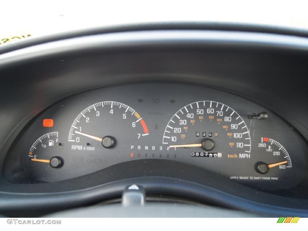 2002 Pontiac Grand Prix SE Sedan Gauges Photo #46832649