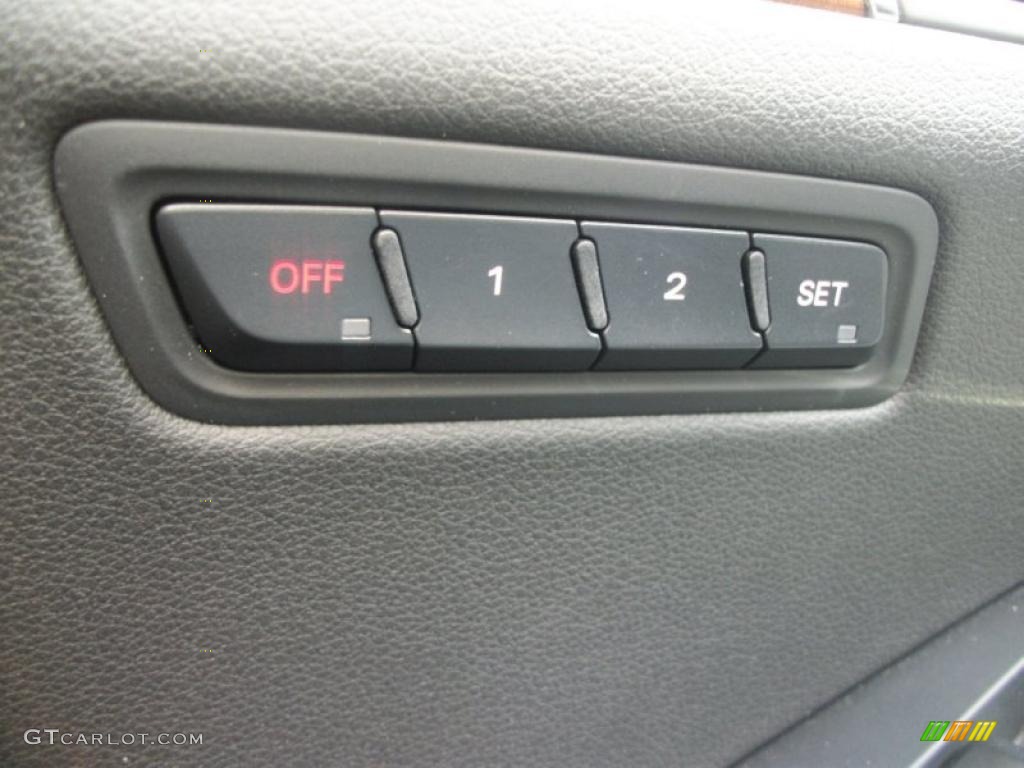 2009 Audi Q5 3.2 Premium quattro Controls Photo #46833480