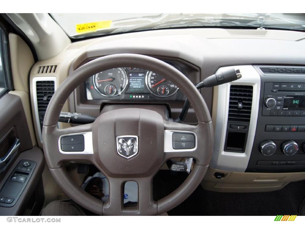 2009 Dodge Ram 1500 SLT Regular Cab Light Pebble Beige/Bark Brown Steering Wheel Photo #46833729