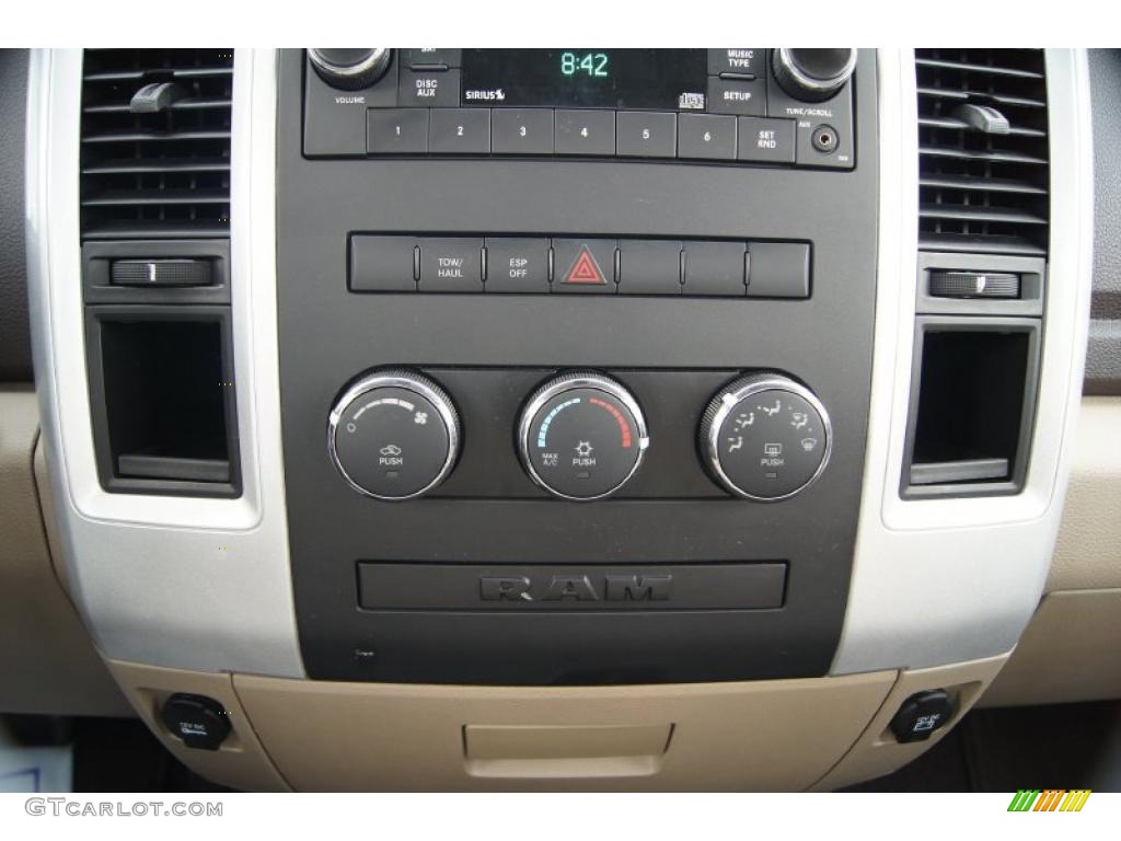 2009 Dodge Ram 1500 SLT Regular Cab Controls Photo #46833759
