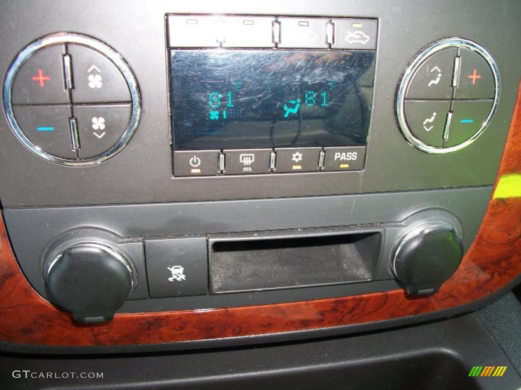 2009 Chevrolet Silverado 1500 LTZ Crew Cab 4x4 Controls Photo #46838688