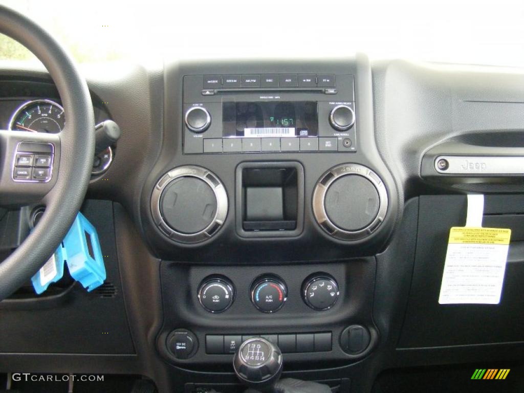 2011 Wrangler Sport 4x4 - Black / Black photo #10
