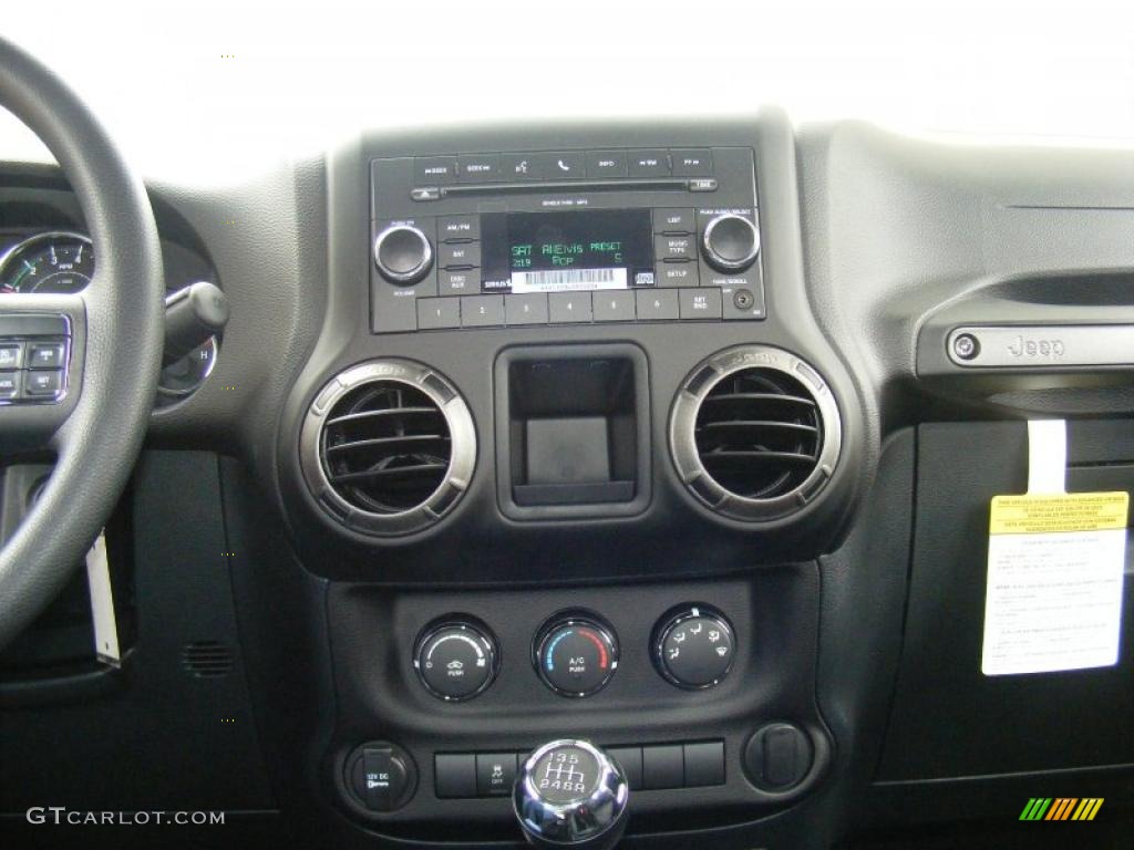 2011 Wrangler Sport 4x4 - Natural Green Pearl / Black photo #10