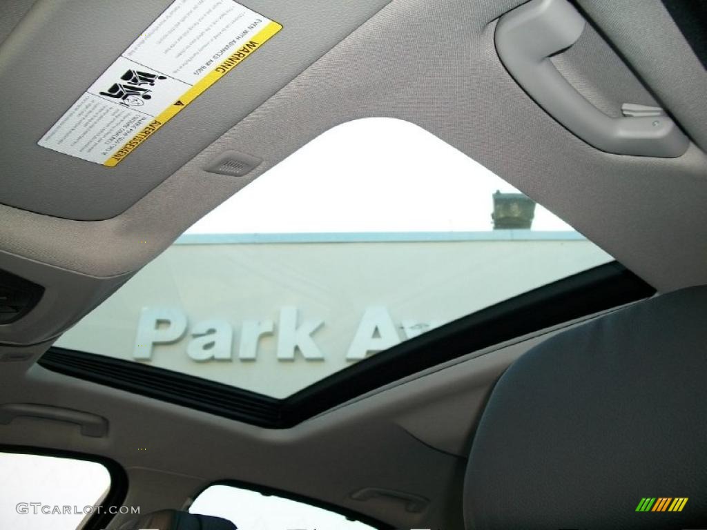 2011 BMW 5 Series 550i Sedan Sunroof Photo #46839756